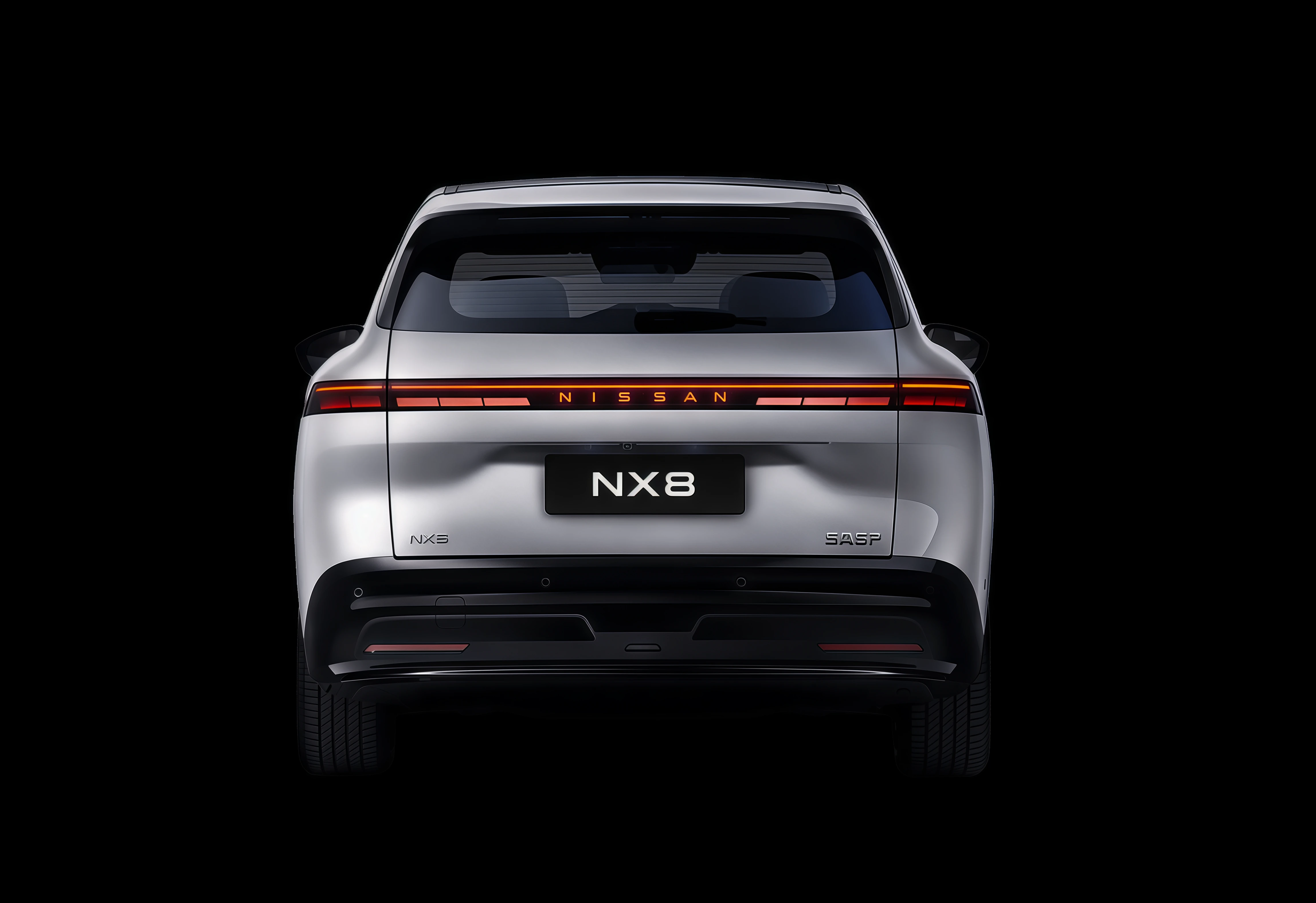 NX8 车尾与设计标识细节